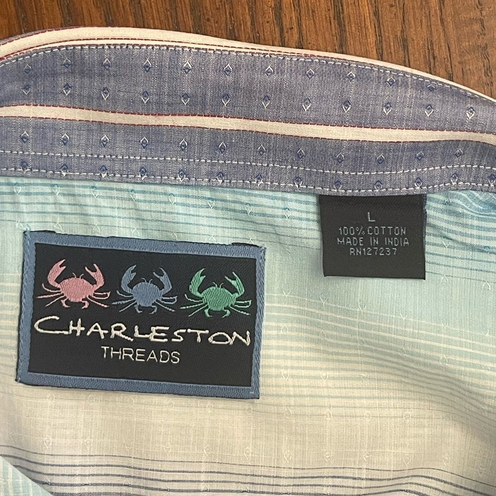 Charleston Threads Button Down Shirt Size Large - Picture 3 of 3
